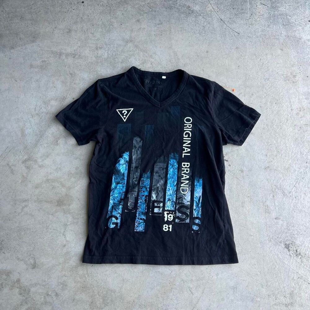 Guess y2k v neck y2k mens size M black